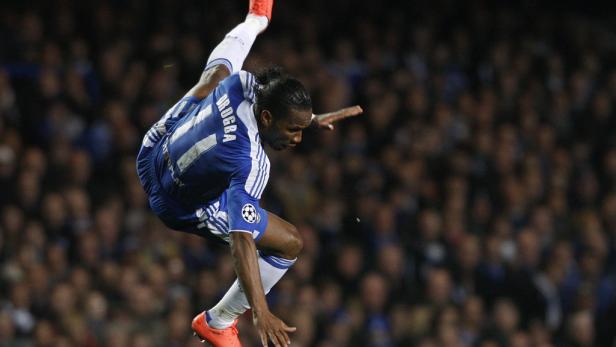 Didier Drogba in Aktion während eines Fußballspiels.
