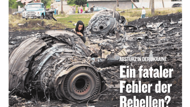 Titelseite der Kleinen Zeitung vom 19. Juli 2014 mit dem Titel „Absturz in der Ukraine“ und einem Foto der Absturzstelle.