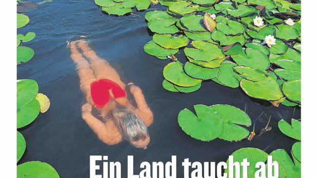 Titelseite der Kleinen Zeitung vom 20. Juli 2014 mit einer Frau, die in einem Teich mit Seerosen schwimmt.