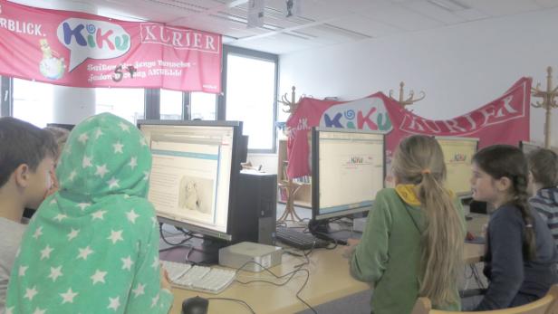 Kinder der Wiener Volksschule Novaragasse bei der Arbeit in der KiKu-Redaktion