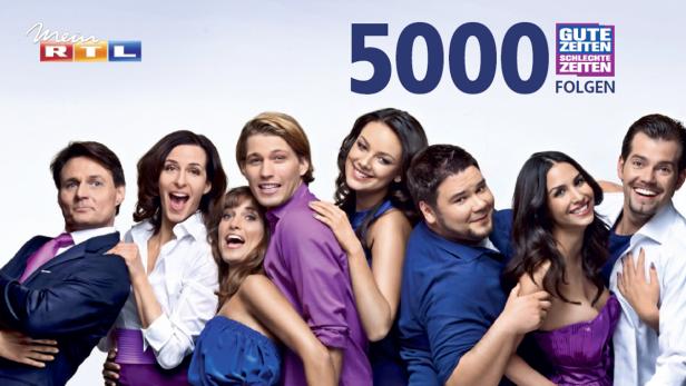 Die Besetzung von „Gute Zeiten, schlechte Zeiten“ feiert die 5000. Folge.