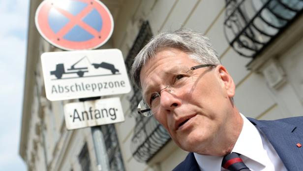 Ernste Stimmung bei Krisengipfel in Wien: Landeshauptmann Peter Kaiser.