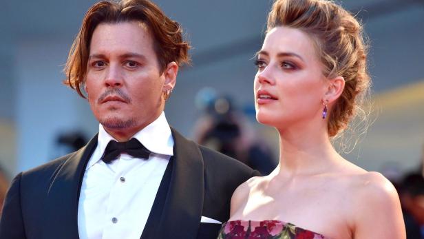 Nach nur 15 Monaten Ehe hat Amber Heard die Scheidung von Johnny Depp eingereicht. Und schon bevor bekannt wurde, dass sie ihrem Ex häusliche Gewalt vorwirft (), wurde gemunkelt, die Scheidung von der 30-Jährigen für den Schauspieler teuer werden.