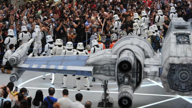 Der Flughafen Changi in Singapur zieht Passagiere und Fans von Star Wars an