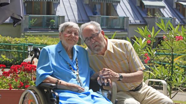 Nach 65 Ehejahren ist das Ehepaar Koblasa immer noch glücklich. „Und in zweieinhalb Jahren wollen wir die Steinerne Hochzeit feiern.“