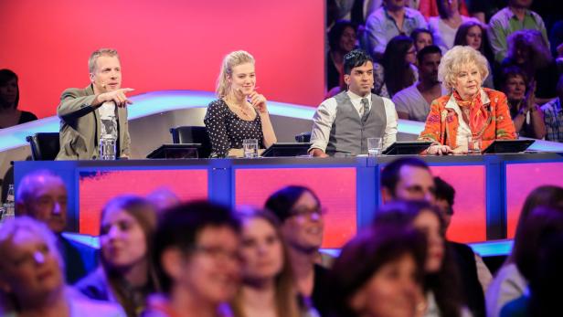 Die DGCC-Jury, bestehend aus Oliver Pocher, Larissa Marolt, Ramesh Nair und Birgit Sarata, vergab ihre Joker.