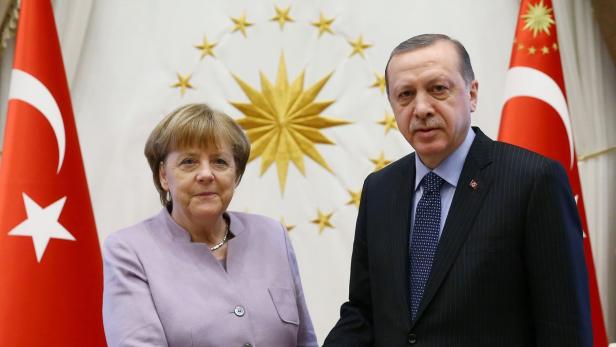 Angela Merkel am Donnerstag bei Recep Tayyip Erdogan.