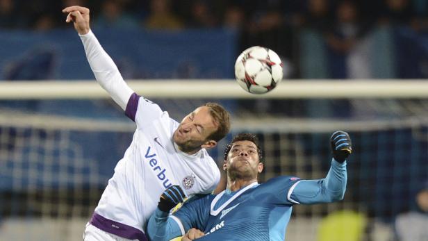 In St. Petersburg hatte Kapitän Manuel Ortlechner (li.) Zenit-Star Hulk im Griff, die Austria holte dabei ein 0:0.