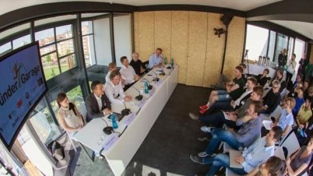 Eine Podiumsdiskussion mit Publikum im Rahmen der „Gründer/Garage“ Veranstaltung.