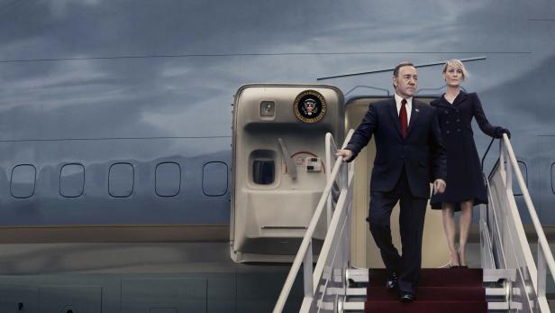 Unterlegen im Kampf mit dem echten US-Präsidenten: Frank und Claire Underwood (Kevin Spacey und Robin Wright) in der TV-Serie „House Of Cards“ (fünfte Staffel ab Mai bei Sky)