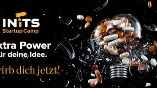 Eine zerbrochene Glühbirne gefüllt mit Pillen, umgeben von Glasscherben auf schwarzem Hintergrund.