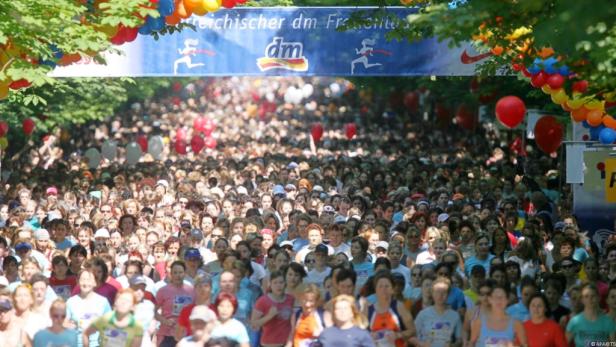 30.000 Teilnehmerinnen starten in drei Bewerben Frauenlauf Wien feiert 25. Geburtstag