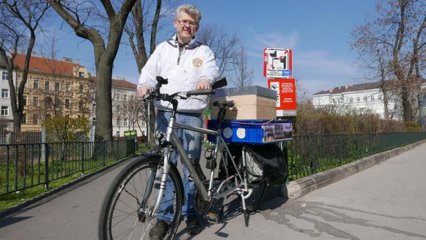 Honig auf Rädern: Matthias Kopetzky fährt zu seinen Bienen umweltfreundlich