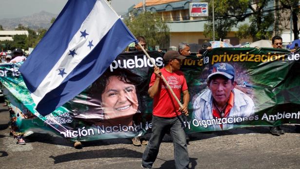 Tausende protestieren auf den Straßen in der Hauptstadt Honduras&#039; Tegucigalpa