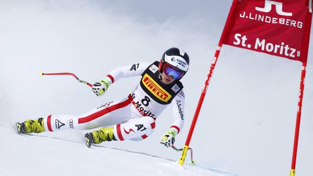 Diese Dame hatten wohl die wenigsten auf der Rechnung: Nicole Schmidhofer gewann in St. Moritz das erste Gold. Die 27-Jährige erwischte im oberen Teil eine Super-Linie. Niemand fuhr dort geradliniger, keine hat die Schlüsselstelle an der Welle besser genommen.