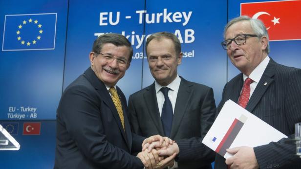 Ahmet Davutoglu, Donald Tusk und Jean-Claude Juncker