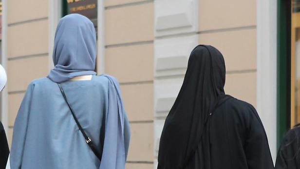 Gesetz sieht künftig Verbot von Burka in öffentlichem Raum vor.