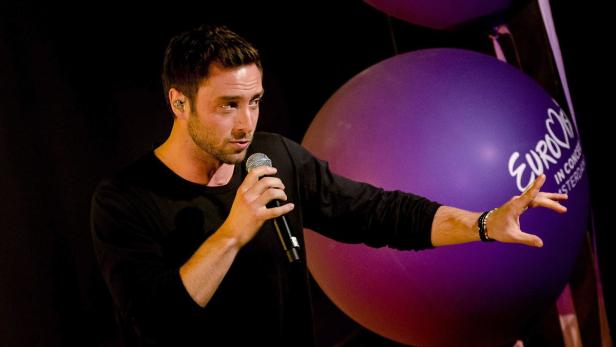 Mans Zelmerlow, der Favorit aus Schweden, ist natürlich auch auf dem Album vertreten.