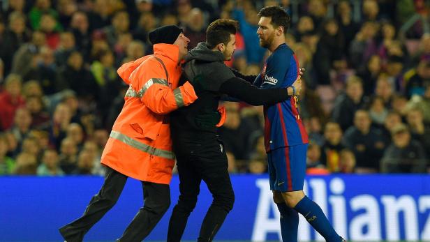 Lionel Messi hatte Mitten im Match einen unerwarteten Besuch.
