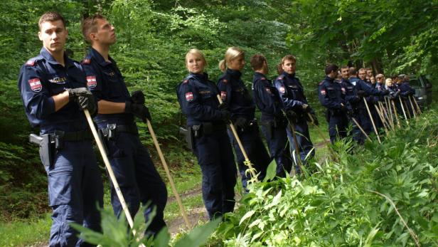 Neuer Anlauf für die Leichensuche im Wald