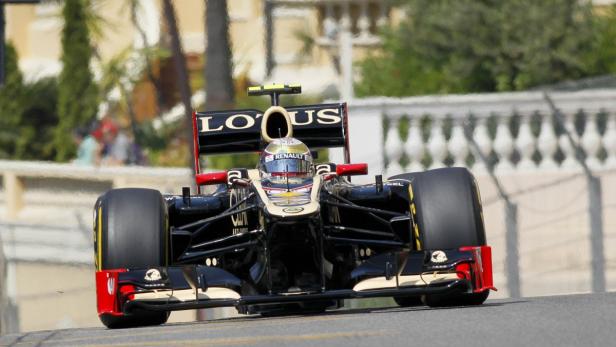 Ein Lotus-Formel-1-Rennwagen auf einer Rennstrecke.