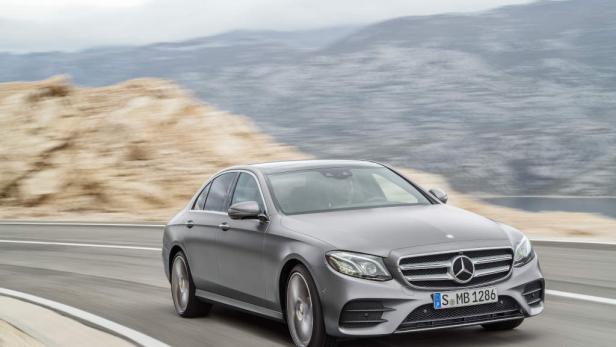 Mercedes E-Klasse: Fahren oder fahren lassen