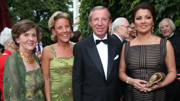Helga Rabl-Stadler, Christina Rößlhuber und LH Wilfried Haslauer freuten sich über Anna Netrebkos Besuch.