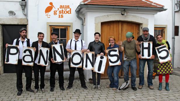 Pannonisch5“: Ein bunter Haufen von Musikern, Winzern und Künstlern hat sich zusammengetan, um sich zu präsentieren und anderen zu helfen