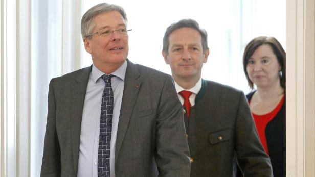 Kärntens LH Peter Kaiser (SPÖ), Christian Benger (ÖVP) und Marion Mitsche (Grüne)