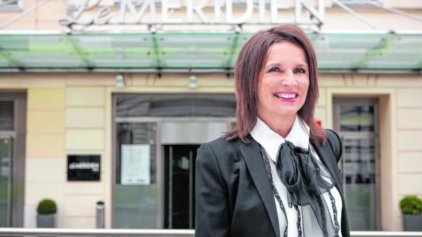 Gabriela Benz, General Manager des Wiener Hotels Le Méridien, startet eine Job-Messe.