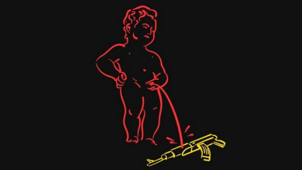 Ein stilisierter Amor uriniert auf ein gelbes Sturmgewehr.