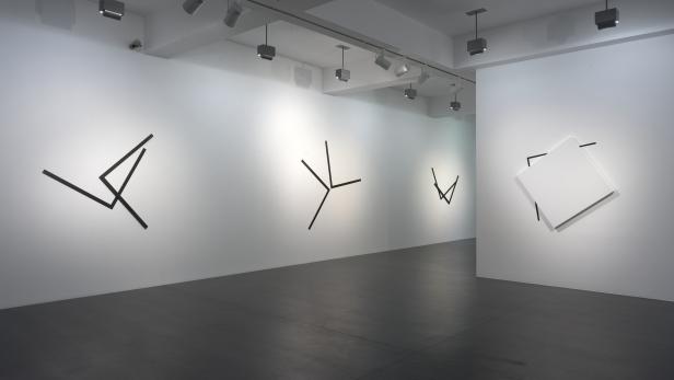 Ausstellungsansicht &quot;Francois Morellet&quot;, Galerie Ruzicska, Salzburg