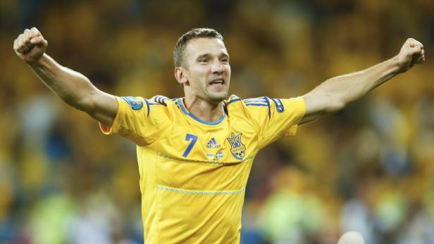 REUTERSUkraines Andriy Shevchenko celebrates after winning their Group D Euro 2012 soccer match against Sweden at the Olympic stadium in Kiev, June 11, 2012. REUTERS/Eddie Keogh (UKRAINE - Tags: SPORT SOCCER) "Schewa! Schewa! Jubel, Ukraine!"