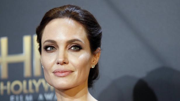 Auch Angelina Jolie ist Trägerin einer jener Gen-Mutationen, bei deren Vorhandensein eine neue Therapie gegen Eierstockkrebs eingesetzt werden kann.