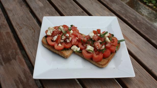 Dinner for one: Toast mit Ochsenherz und Pesto