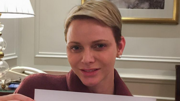 Ungeschminkt: Charlene zeigt ihre Augenringe