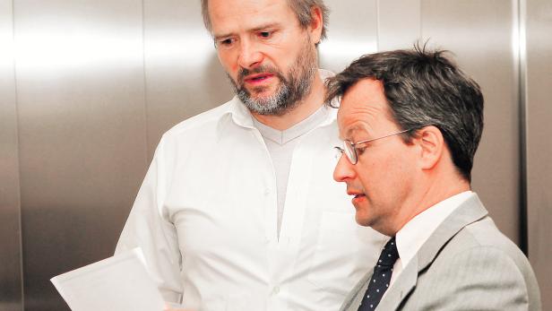 Martin Balluch (links) mit seinem Anwalt Stefan Traxler.