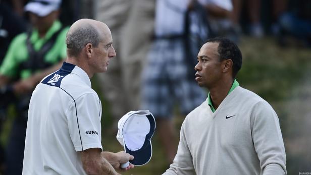 Woods gratuliert Furyk zur Führung McDowell und Furyk nach drei US-Open-Runden voran