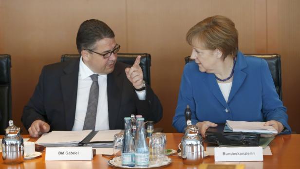 Uneins: Gabriel und Merkel