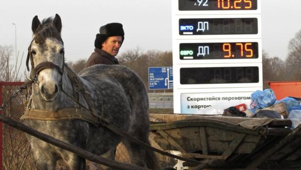 Lukoil will so rasch wie möglich 240 Ukraine-Tankstellen los werden.