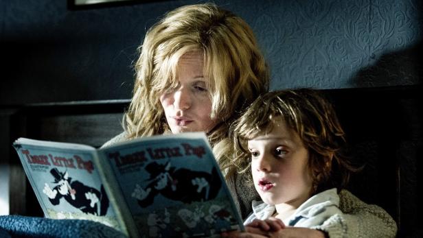 Das Buch vom Babadook hätten sie lieber nicht lesen sollen: Essie Davis als Alleinerzieherin und Noah Wiseman als ihr schwieriger Sohn Film: Der Babadook