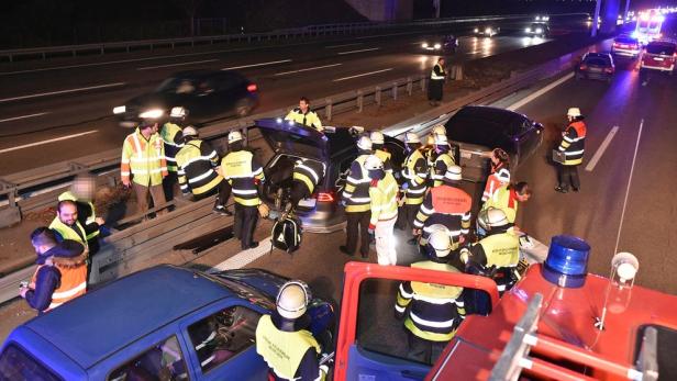 Ein mutiger Mann rettet einem Autofahrer das Leben