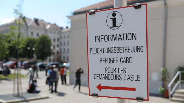 Traiskirchen will Flüchtlingslager sperren