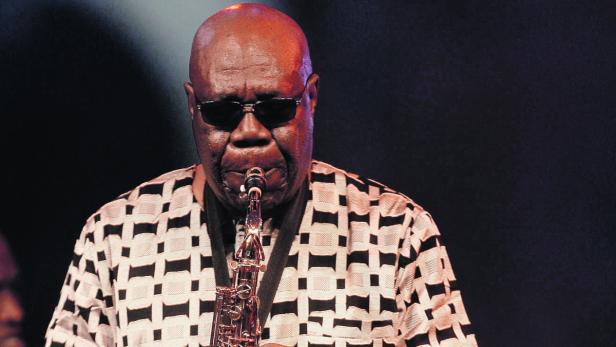 Stargast des Festivals: Saxofonist und Sänger Manu Dibango aus Kamerun – am 16. 8. auf der Donauinsel