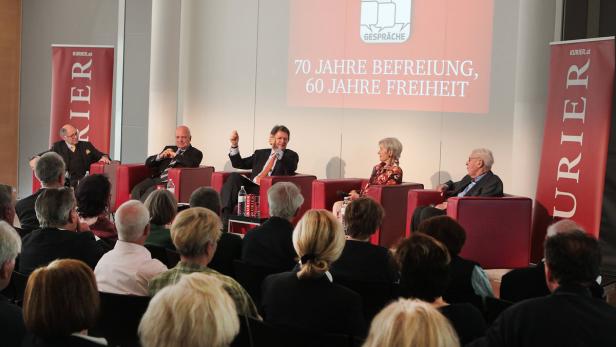 Am KURIER-Podium: Georg Markus, Manfried Rauchensteiner, Helmut Brandstätter, Anneliese Figl und Herbert Krejci (v. li. n. re.)