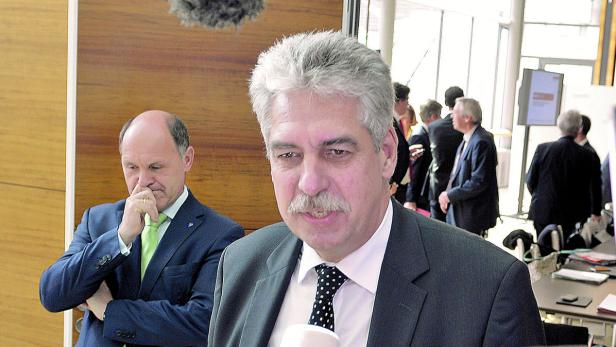 NÖ-Landesvize Wolfgang Sobotka (l.) lehnt Schellings Gesetz für die Einlagensicherung ab.