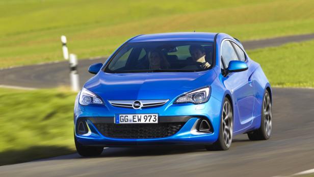 Opel Astra OPC ärgert Sportwagenbesitzer