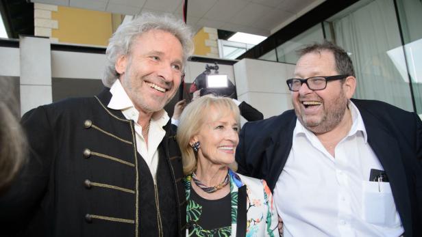 Wiedersehen: Thomas Gottschalk, Dagmar Koller und Ottfried Fischer amüsierten sich königlich auf der Terrasse des Schlosshotel Velden.