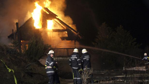 92-Jährige aus brennendem Holzhaus gerettet