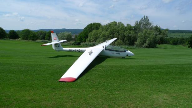 Pilot landete Segelflieger auf Golfplatz
